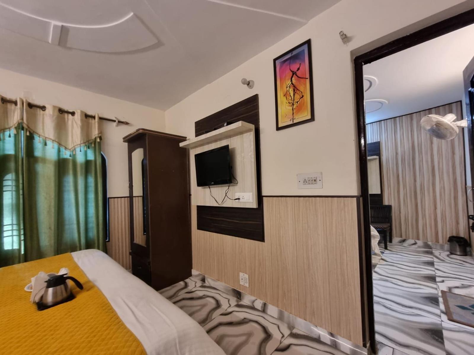 Hotel Stay Well Banikhet Luaran gambar