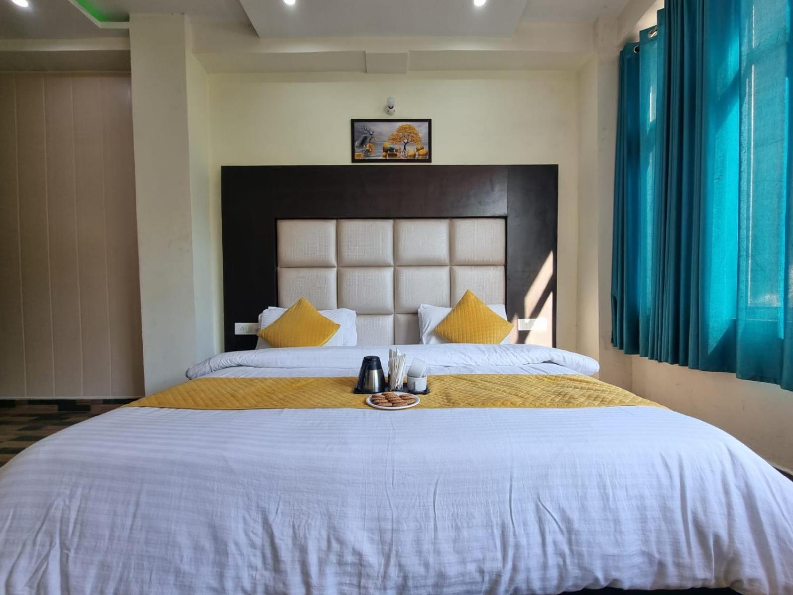 Hotel Stay Well Banikhet Luaran gambar