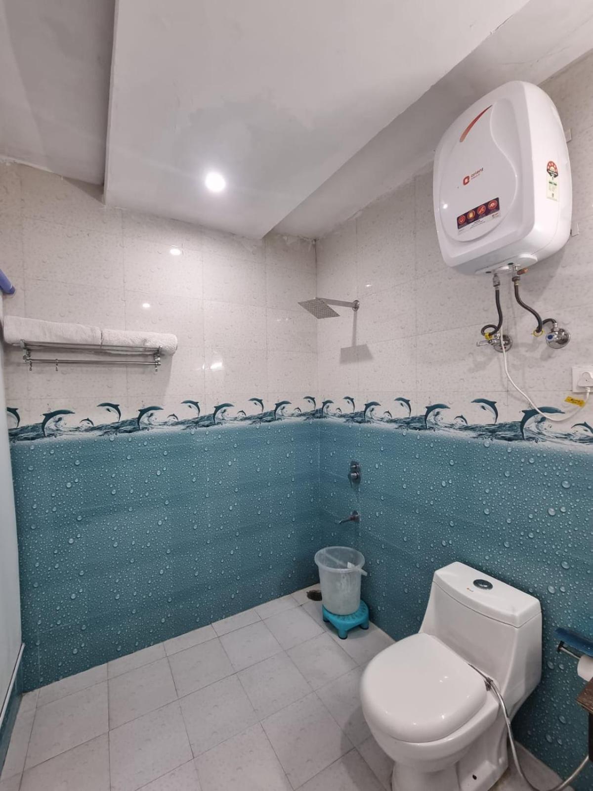 Hotel Stay Well Banikhet Luaran gambar