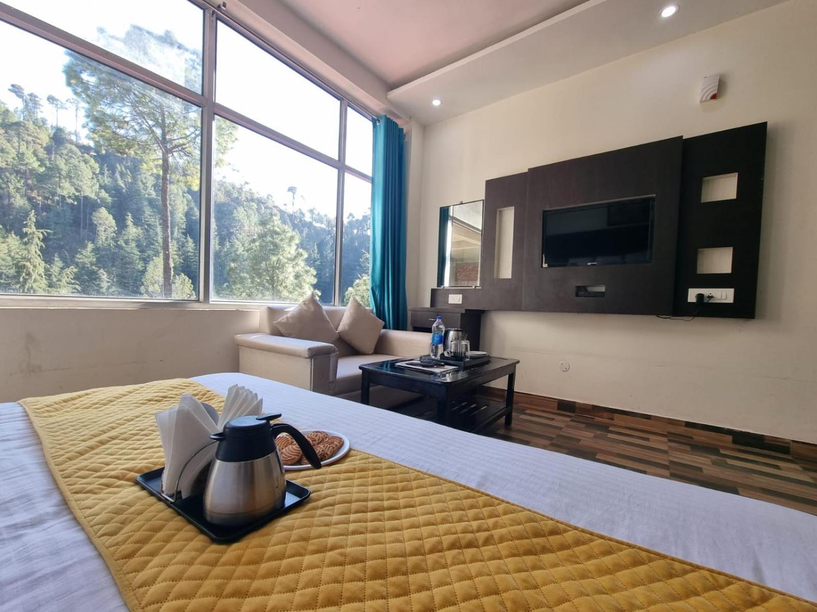 Hotel Stay Well Banikhet Luaran gambar