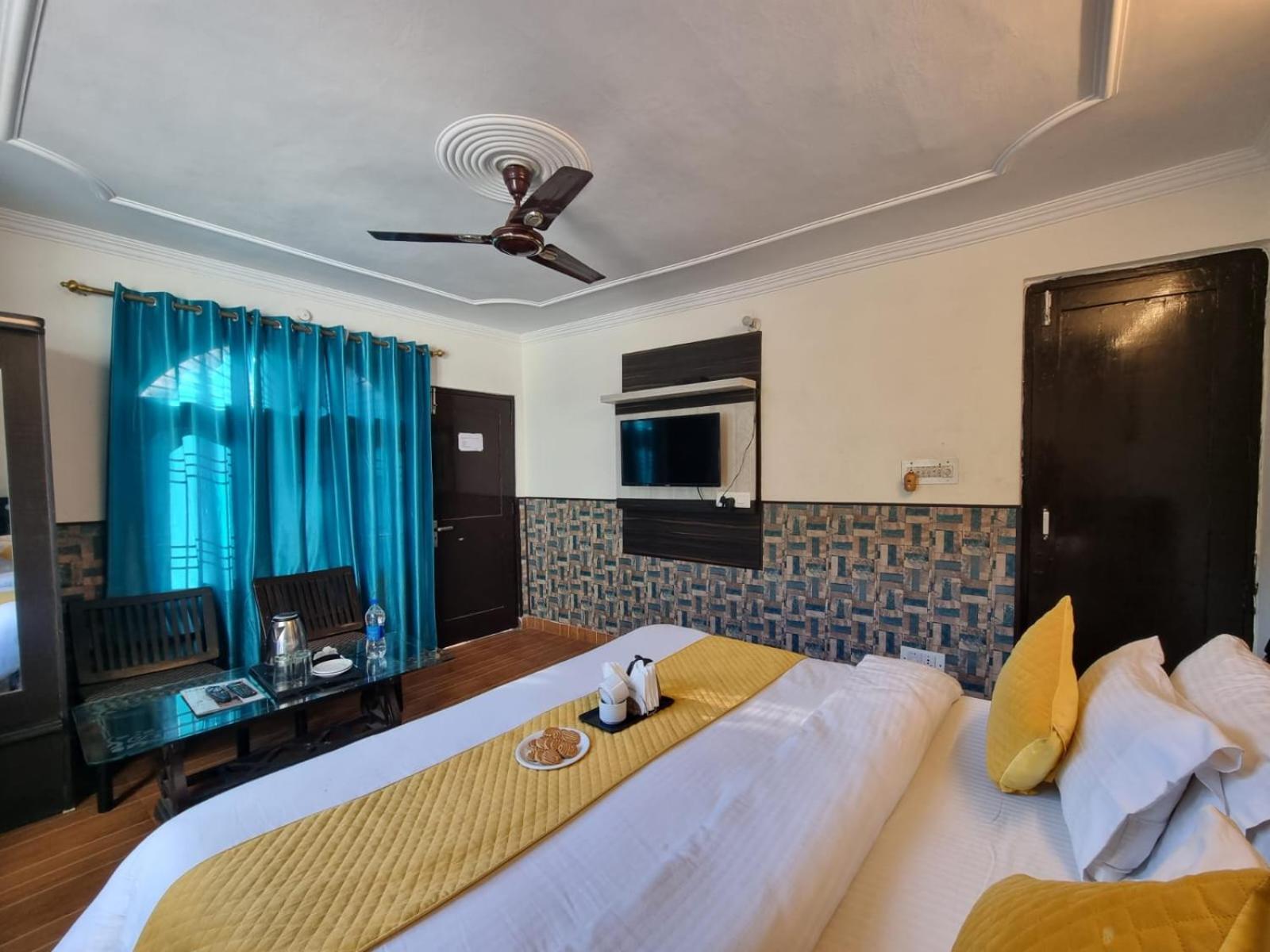 Hotel Stay Well Banikhet Luaran gambar