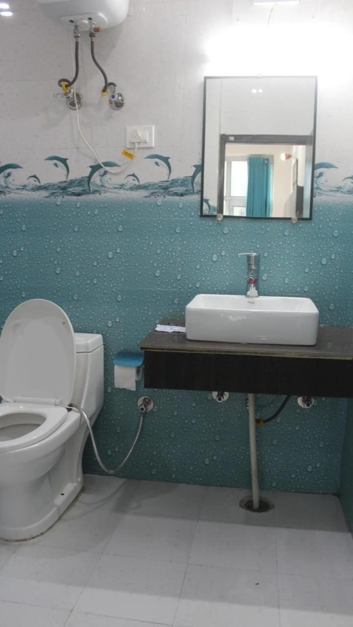 Hotel Stay Well Banikhet Bilik gambar