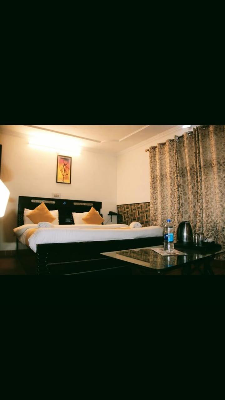 Hotel Stay Well Banikhet Bilik gambar
