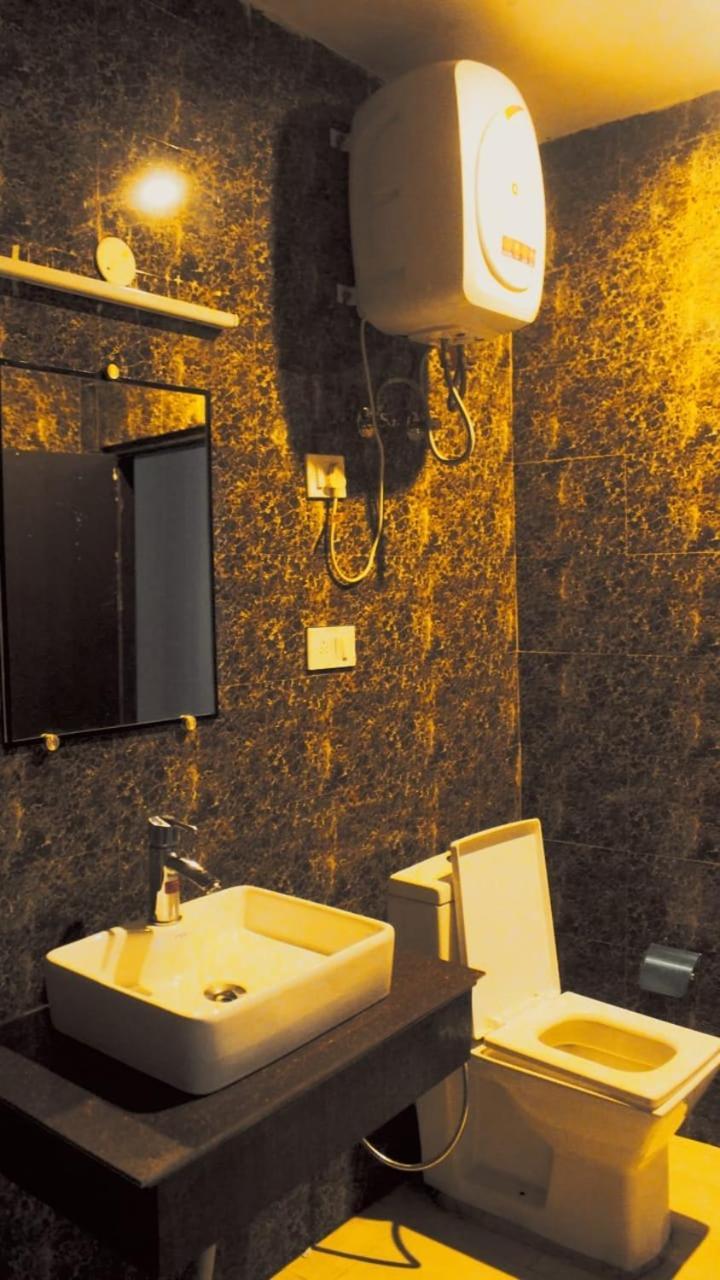 Hotel Stay Well Banikhet Luaran gambar
